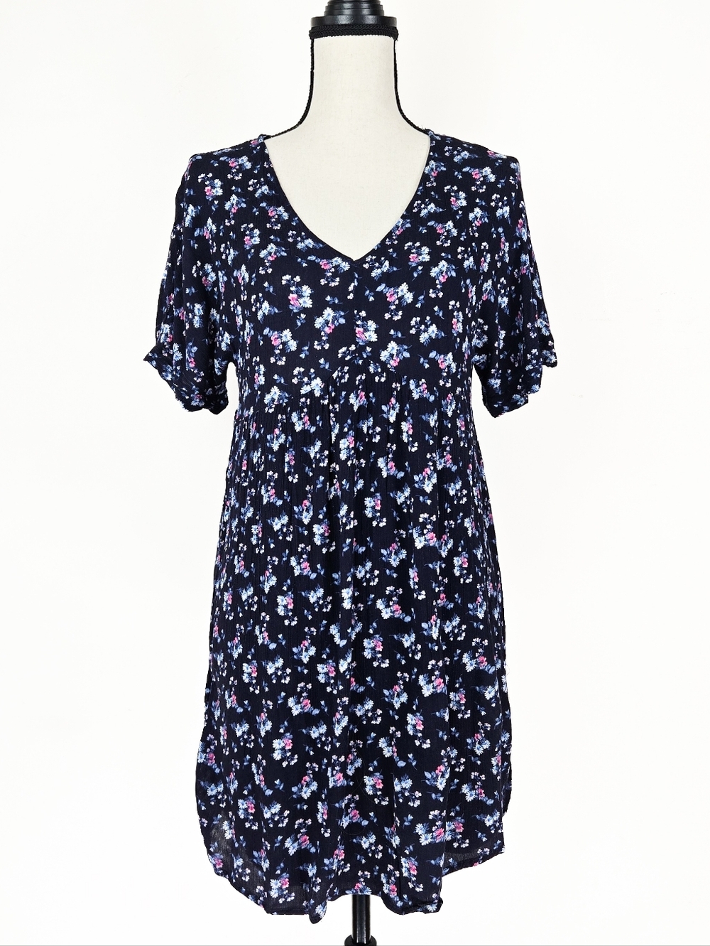 🦋LAST🦋 NWT Andree Ditsy Floral Mini Dress, Size Medium🌳